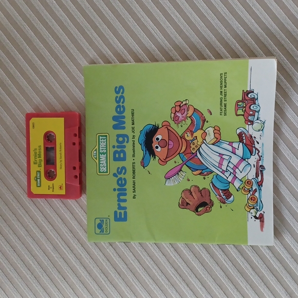 Vintage Sesame Street "Ernie's Big Mess" Book & Cassette Tape - Picture 1 of 4